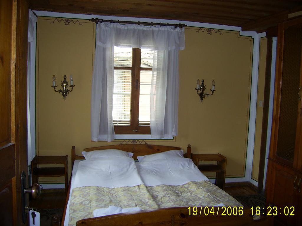 Family Hotel Kalina โคปริฟชทิทซา ภายนอก รูปภาพ